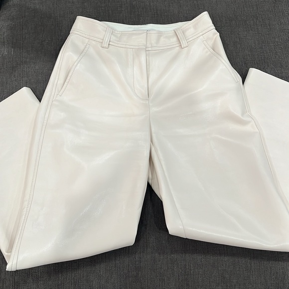 Babaton
Command Cropped Pant - Picture 2 of 5